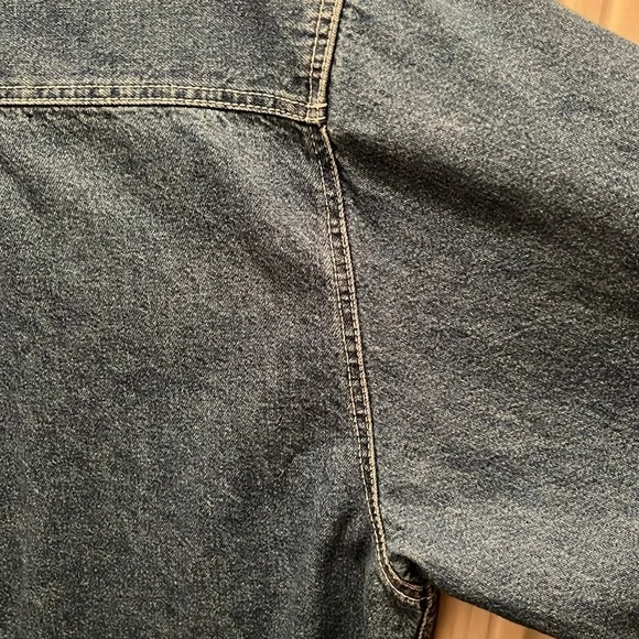 Levi’s Women’s red tag button down denim shirt size Large - Picture 14 of 16